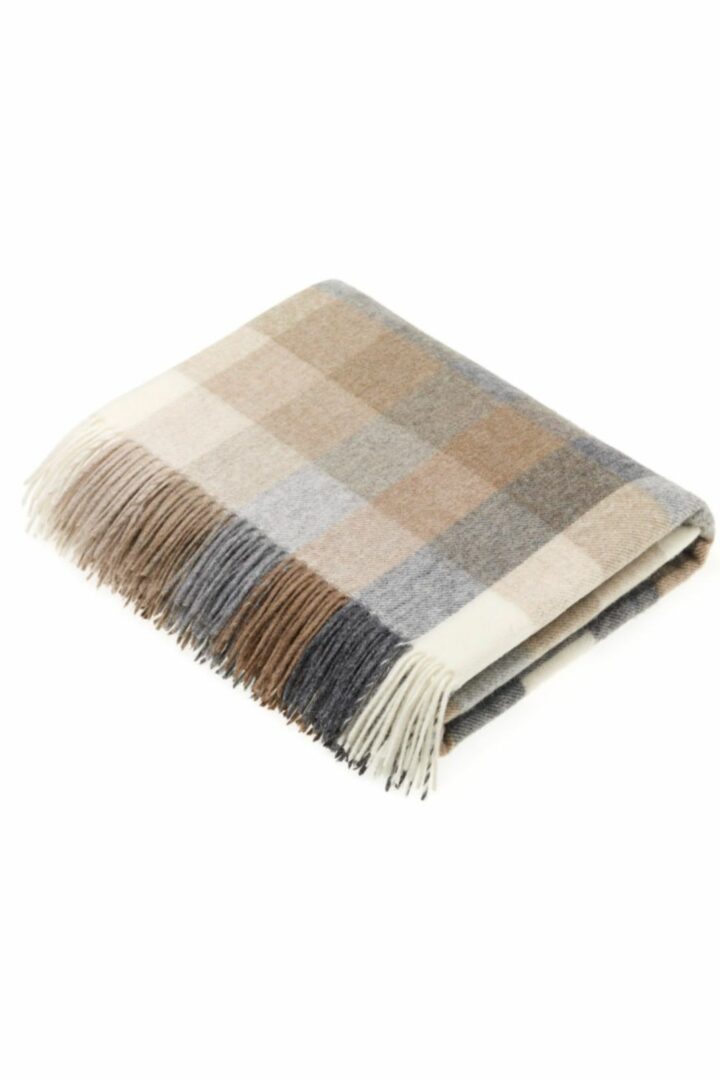 Bronte by Moon T0463 P09 lambswool HARLEQUIN NATURAL throw e1570442713169 1